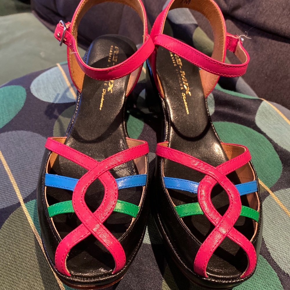 Re-mix Marci wedge sandal size 7